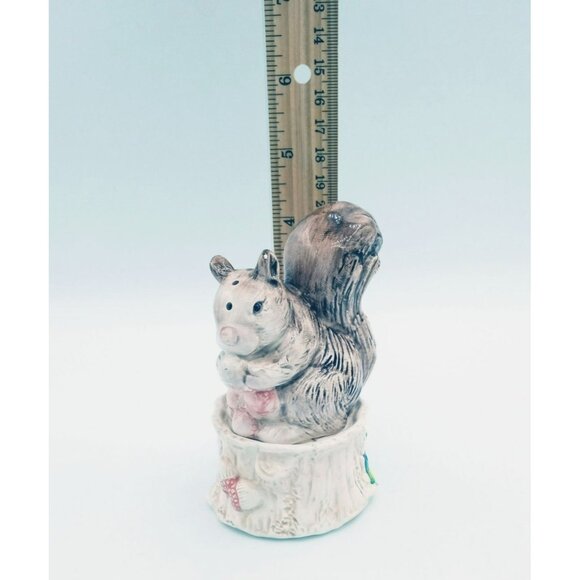 Squirrel Tree Stump Salt Pepper Shakers Hand Painted Vintage OCI Japan - Picture 4 of 13